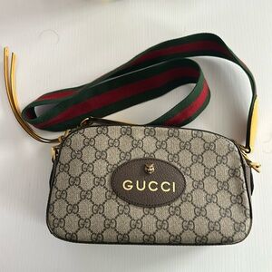 Like new Gucci crossbody NEO VINTAGE SMALL MESSENGER BAG
